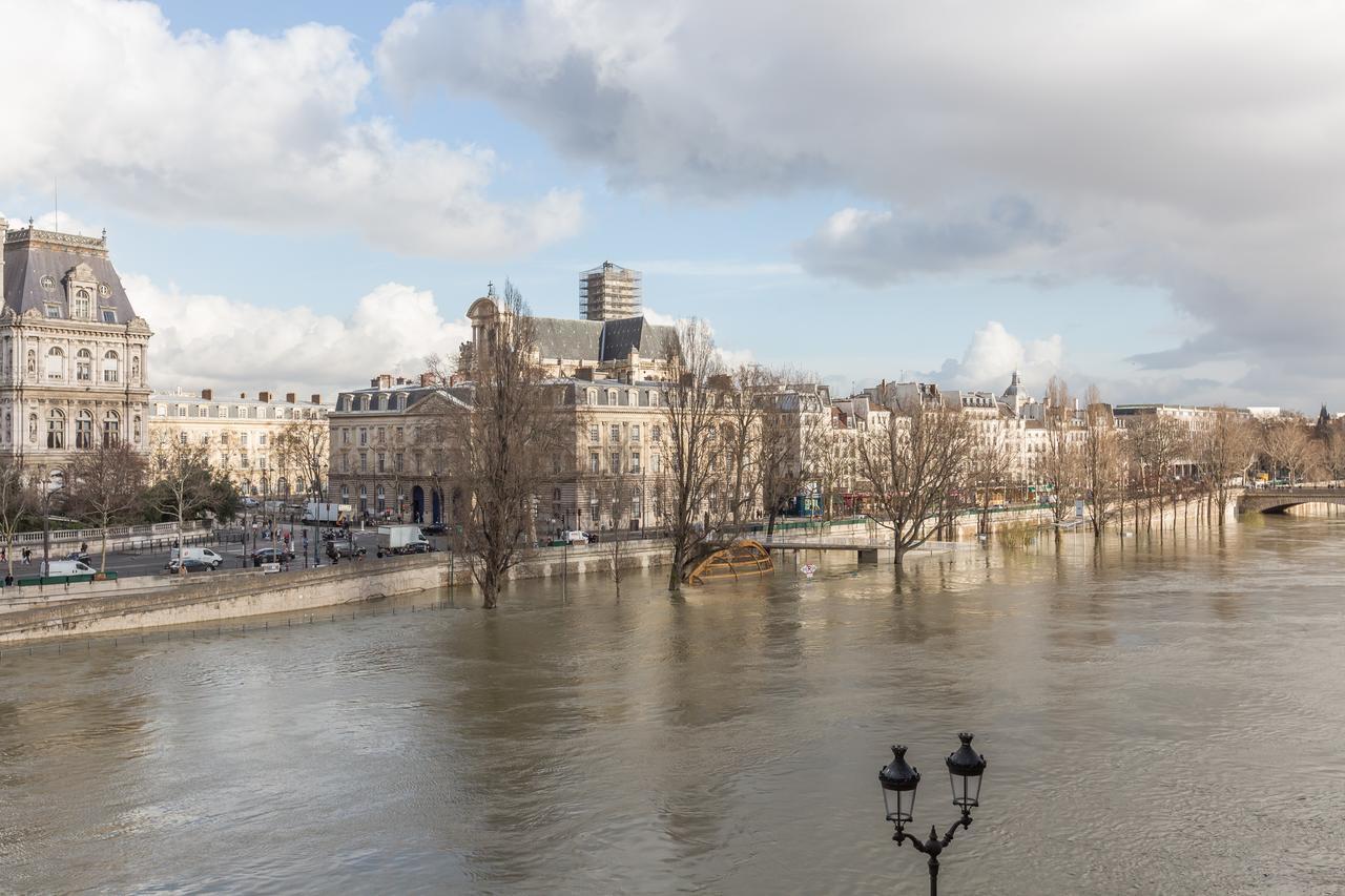 Veeve - Overlooking The Seine On Ile De La Cite Paryż Zewnętrze zdjęcie