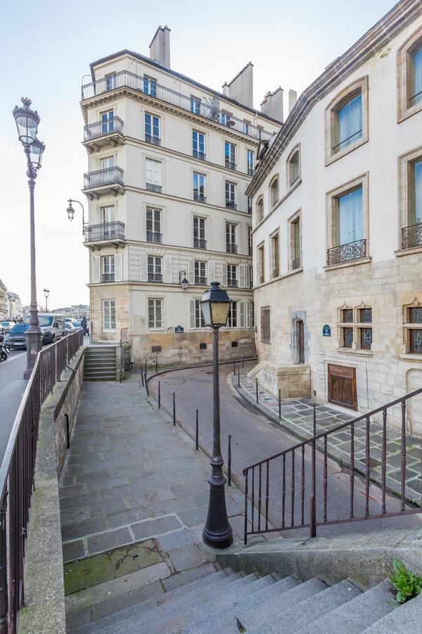Veeve - Overlooking The Seine On Ile De La Cite Paryż Zewnętrze zdjęcie